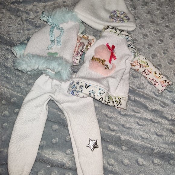 New Paola Reina Doll With 7 Handmade Outfits - Picture 6 of 9